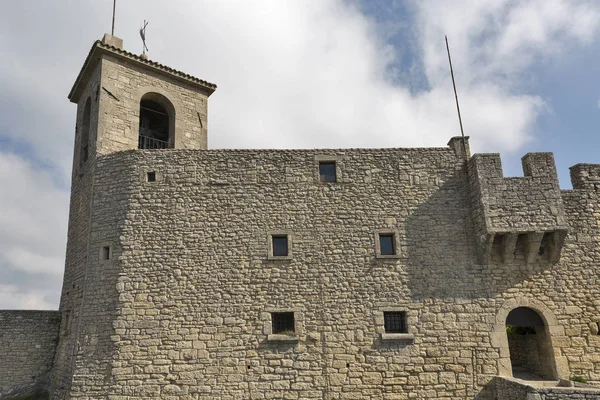 Torre Guaita del Monte Titán en San Marino . — Foto de Stock