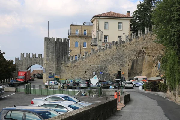 Platz Cava Antica in San Marino. — Stockfoto