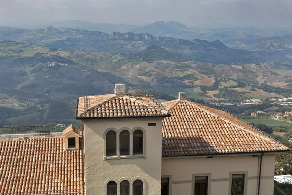 San Marino e l'Italia Centrale paesaggio rurale, vista dall'alto — Foto Stock