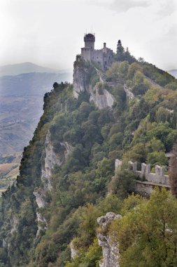 Cesta Kulesi, San Marino üç kale.