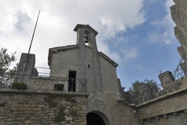 Cesta Kulesi içinde bir San Marino üç kale.