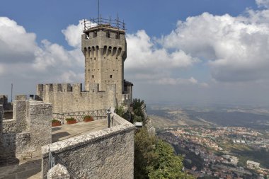 Cesta Kulesi, San Marino üç kale.