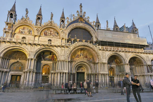Piazza San Marko i Venedig, Italien. San Marko katedralen — Stockfoto