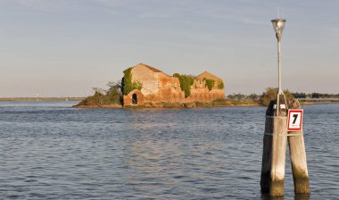 Gün batımında, İtalya Venedik Lagünü Island'da Madonna del Monte.