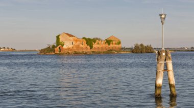 Gün batımında, İtalya Venedik Lagünü Island'da Madonna del Monte.