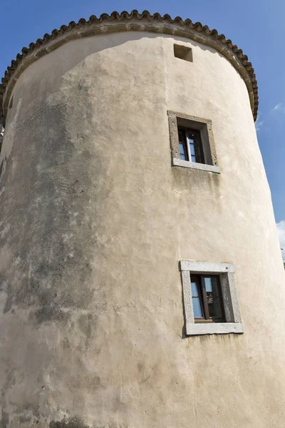 Torre de fortaleza medieval en Smartno village, Eslovenia . —  Fotos de Stock