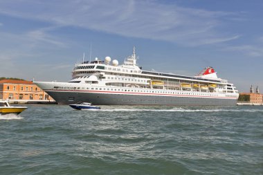 İskoç cruise gemisiyle Venedik Lagünü, İtalya.