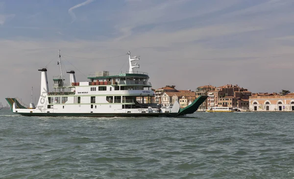San Nicolo veleros en la laguna de Venecia, Italia . — Foto de Stock