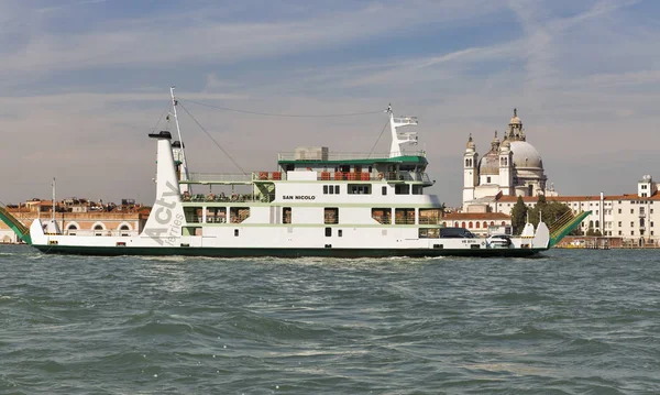 San Nicolo sea ferry sails in Venice lagoon, Italy. — Stock Photo, Image