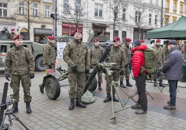 Secure Poland Cérémonie de bienvenue de l'OTAN à Cracovie, Pologne . — Photo