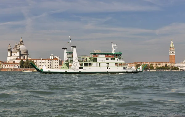 San Nicolo sea ferry sails in Venice lagoon, Italy. — Stock Photo, Image