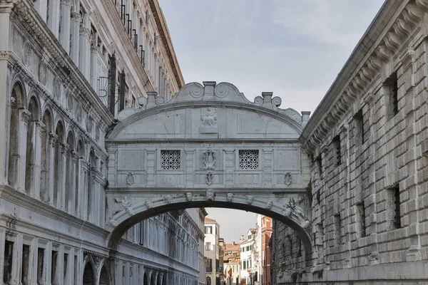 Köprü Sighs Doge Sarayı, Venedik, İtalya — Stok fotoğraf