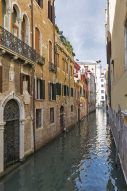 İtalya 'da Venedik' te dar kanal