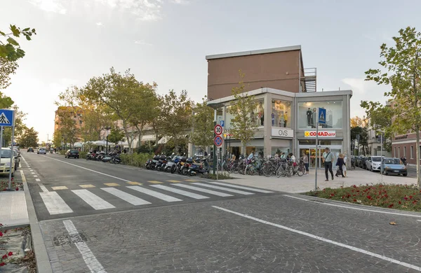 Lido Santa Maria Elisabetta street, Itália . — Fotografia de Stock