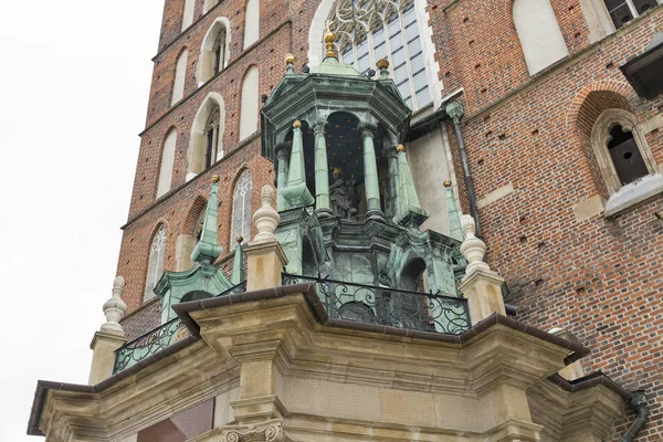 St. Mary Gotik kilise cephe, Krakow, Polonya — Stok fotoğraf