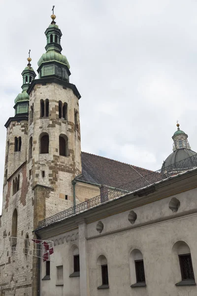 St. Andrew Church klokkentorens in Krakau, Polen. — Stockfoto