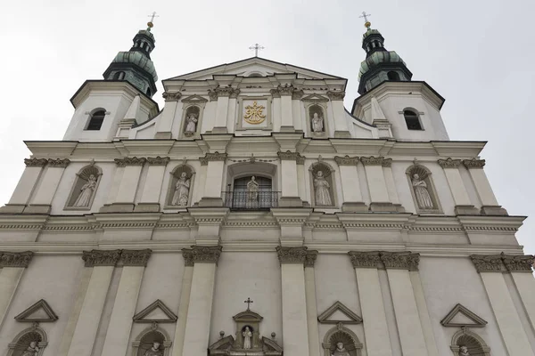 教会的圣伯娜丁的锡耶纳在克拉科夫，波兰. — 图库照片