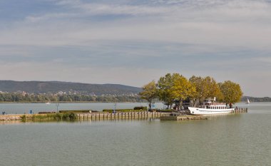 Balaton Gölü, Keszthely, Macaristan turistik gemilerde için iskele.