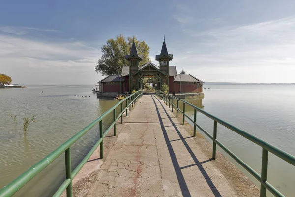 Beach house on lake Balaton, Keszthely, Hungary. — Stock Photo, Image