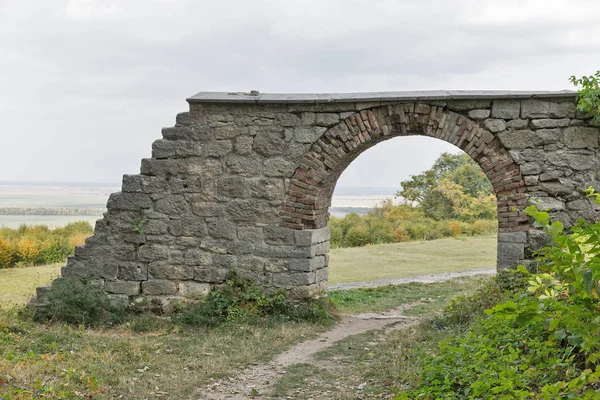 Ruined Pidhirtsi Castle in Western Ukraine. — Stock Photo, Image