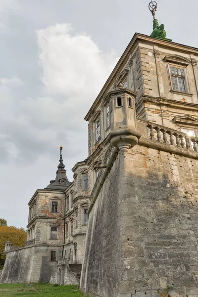 Castillo de Pidhirtsi en ruinas en Ucrania Occidental . —  Fotos de Stock