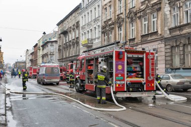 Krakow, Polonya merkezinde yangın.