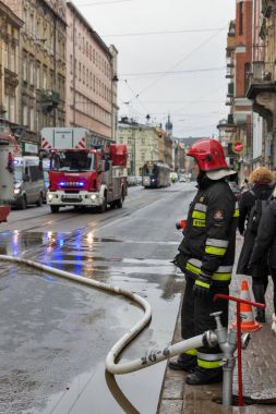Krakow, Polonya merkezinde yangın.