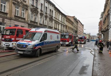 Krakow, Polonya merkezinde yangın.