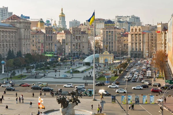 Maidan Nezalezhnosti em Kiev, Ucrânia . — Fotografia de Stock