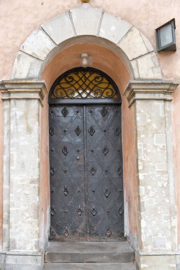 Varşova, Polonya eski ortaçağ metal kapı