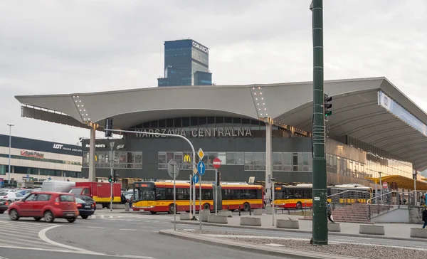 Gare de Warszawa Centralna dans le centre de Varsovie, Pologne . — Photo