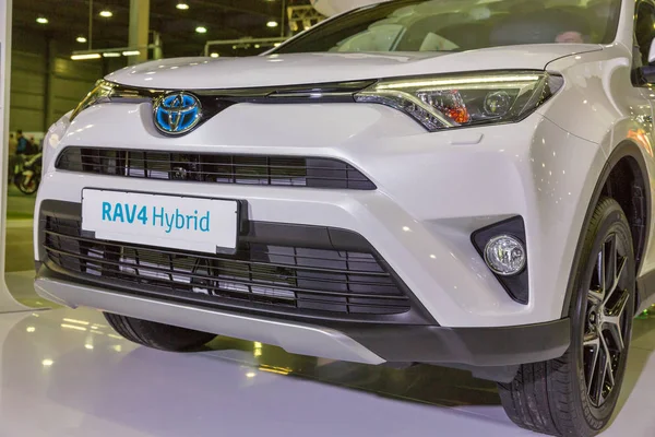 Toyota hybride stand de voiture sur Kiev Plug-in Ukraine 2017 Exposition . — Photo