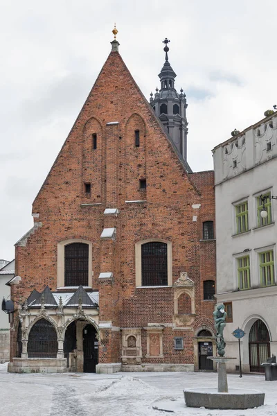 Église Sainte-Barbara dans la vieille ville de Cracovie, Pologne . — Photo