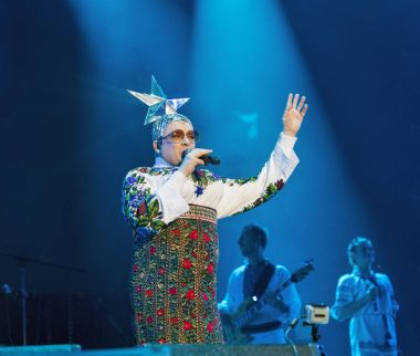 Verka Serduchka grup Atlas hafta sonu Festivali'nde gerçekleştirir. Kiev, Ukrayna.