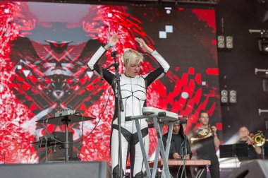 Onuka elektro grup Atlas hafta sonu Festivali'nde gerçekleştirir. Kiev, Ukrayna.