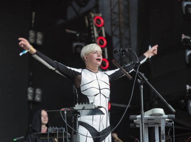 Onuka elektro grup Atlas hafta sonu Festivali'nde gerçekleştirir. Kiev, Ukrayna.