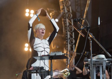 Onuka elektro grup Atlas hafta sonu Festivali'nde gerçekleştirir. Kiev, Ukrayna.