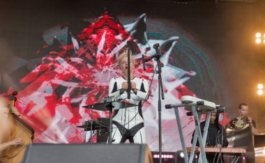 Onuka elektro grup Atlas hafta sonu Festivali'nde gerçekleştirir. Kiev, Ukrayna.