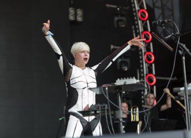 Onuka elektro grup Atlas hafta sonu Festivali'nde gerçekleştirir. Kiev, Ukrayna.