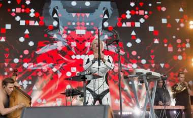 Onuka elektro grup Atlas hafta sonu Festivali'nde gerçekleştirir. Kiev, Ukrayna.