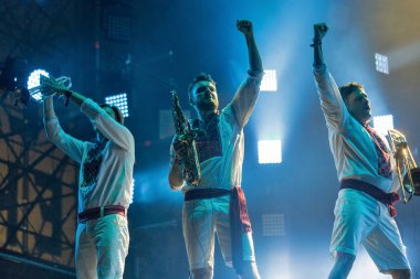 Verka Serduchka grup Atlas hafta sonu Festivali'nde gerçekleştirir. Kiev, Ukrayna.