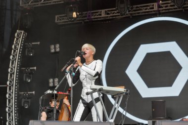 Onuka elektro grup Atlas hafta sonu Festivali'nde gerçekleştirir. Kiev, Ukrayna.