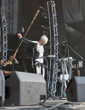 Onuka elektro grup Atlas hafta sonu Festivali'nde gerçekleştirir. Kiev, Ukrayna.