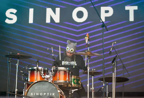 Sinoptik rock grubu Atlas hafta sonu gerçekleştirir. Kiev, Ukrayna.