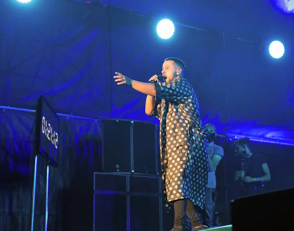 Cantante Monatik realiza en vivo en Atlas Weekend en Kiev, Ucrania . — Foto de Stock