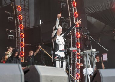 Onuka elektro grup Atlas hafta sonu Festivali'nde gerçekleştirir. Kiev, Ukrayna.