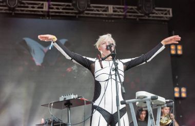 Onuka elektro grup Atlas hafta sonu Festivali'nde gerçekleştirir. Kiev, Ukrayna.