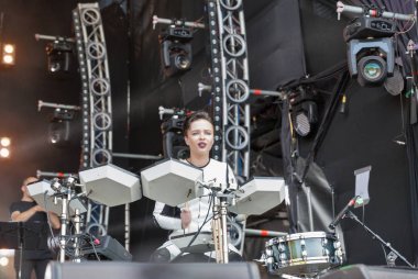 Onuka elektro grup Atlas hafta sonu Festivali'nde gerçekleştirir. Kiev, Ukrayna.