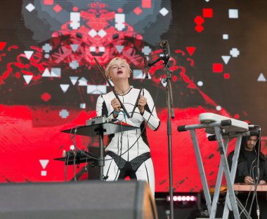 Onuka elektro grup Atlas hafta sonu Festivali'nde gerçekleştirir. Kiev, Ukrayna.