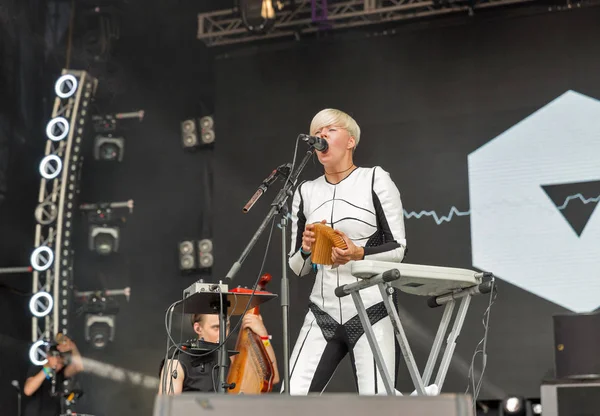 Onuka elektro grup Atlas hafta sonu Festivali'nde gerçekleştirir. Kiev, Ukrayna.